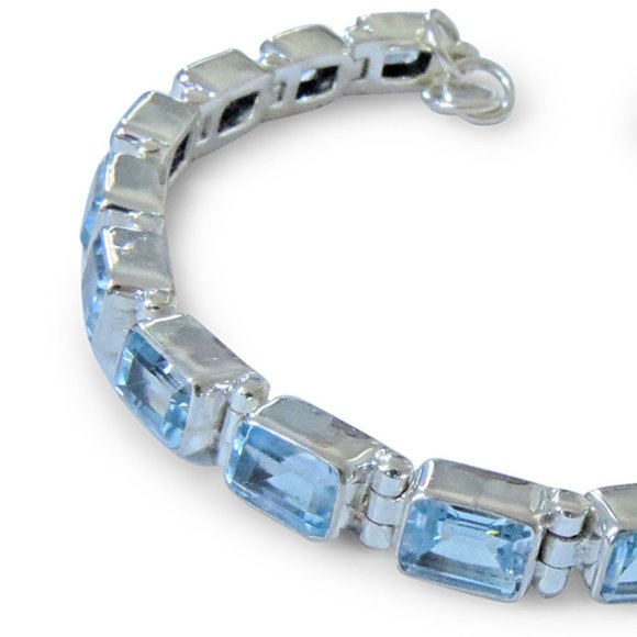 Sterling Silver 16ct Blue Topaz Bracelet - Picture 4 of 7